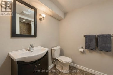 20 HIGHLANDS CRESCENT Collingwood Ontario photo 35