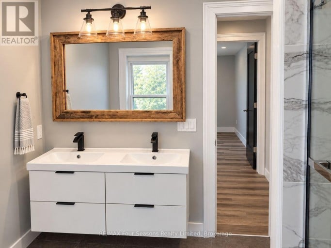 128 DENMARK STREET, Meaford, Ontario, N4L1E2