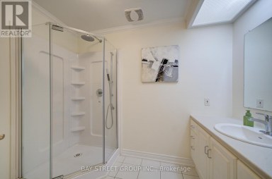 88 MARSDALE DRIVE St. Catharines (Glendale/Glenridge) Ontario photo 44