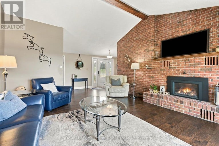 61 BLUEWATER AVENUE, Kawartha Lakes (Lindsay), Ontario, K9V0K6