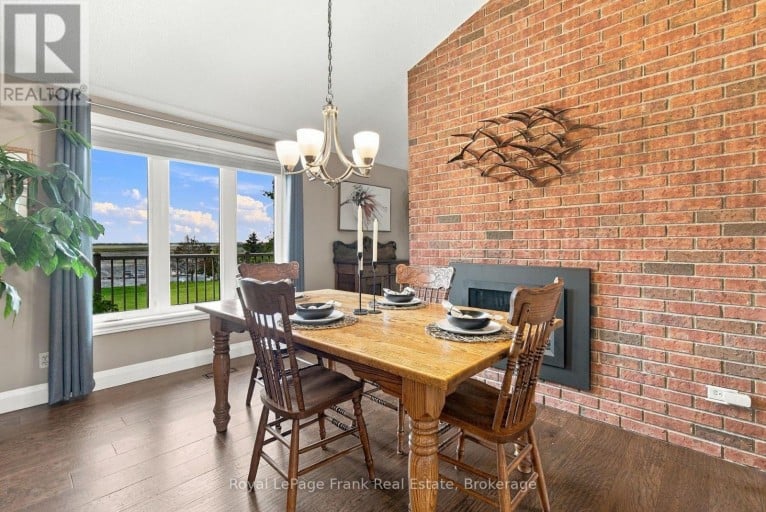 61 BLUEWATER AVENUE, Kawartha Lakes (Lindsay), Ontario, K9V0K6