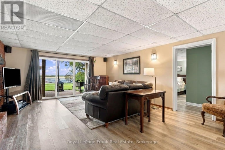 61 BLUEWATER AVENUE, Kawartha Lakes (Lindsay), Ontario, K9V0K6
