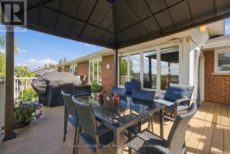 61 BLUEWATER AVENUE, Kawartha Lakes (Lindsay), Ontario, K9V0K6