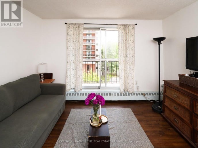 404 - 1690 VICTORIA PARK AVENUE, Toronto (Victoria Village), Ontario, M1R1R1