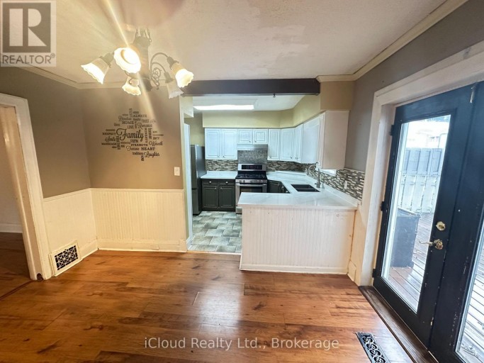 27 BUCKINGHAM AVENUE, Oshawa (O'Neill), Ontario, L1G2K4