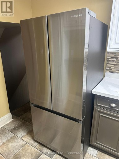 27 BUCKINGHAM AVENUE, Oshawa (O'Neill), Ontario, L1G2K4