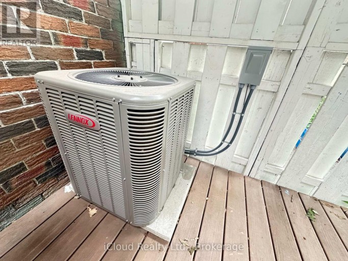 27 BUCKINGHAM AVENUE, Oshawa (O'Neill), Ontario, L1G2K4
