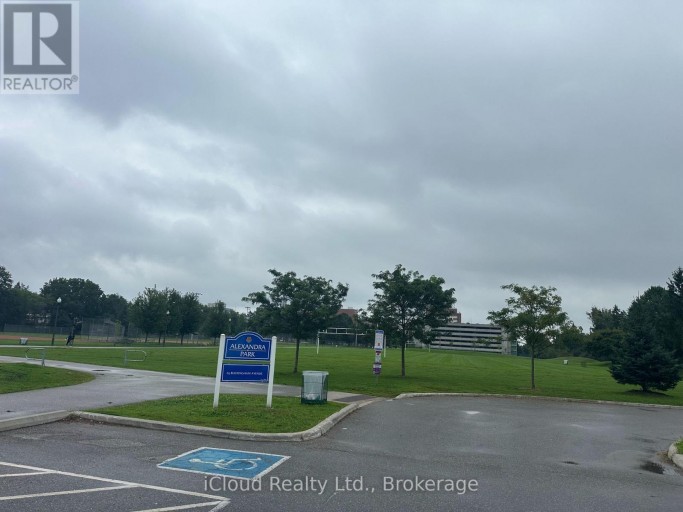 27 BUCKINGHAM AVENUE, Oshawa (O'Neill), Ontario, L1G2K4