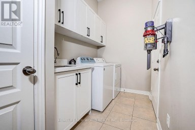 39 JAMES PARROTT AVENUE Markham (Wismer) Ontario photo 23