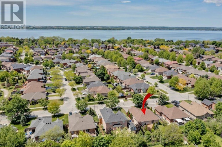 45 HIGHCASTLE AVENUE, Georgina (Historic Lakeshore Communities), Ontario, L4P4B5
