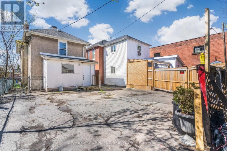 16 ALBERT STREET, Welland (Welland Downtown), Ontario, L3B4L2