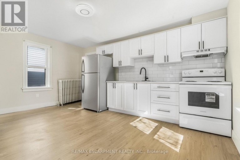 16 ALBERT STREET, Welland (Welland Downtown), Ontario, L3B4L2