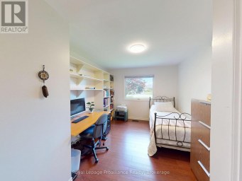 100 BAY BREEZE STREET Prince Edward County (Ameliasburg Ward) Ontario photo 11