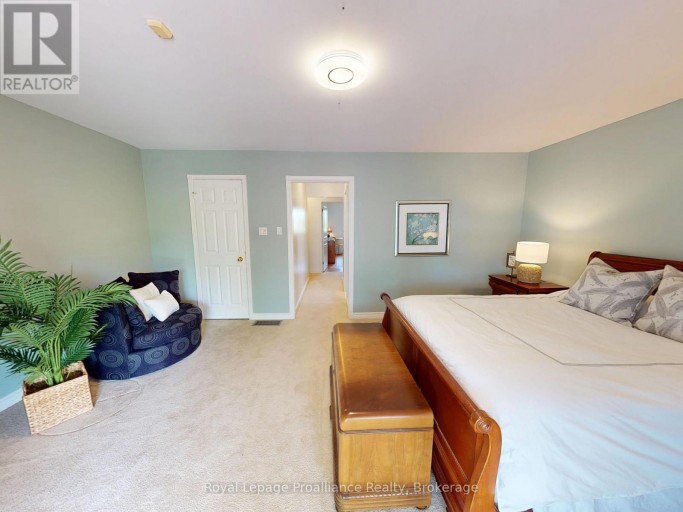 100 BAY BREEZE STREET, Prince Edward County (Ameliasburg Ward), Ontario, K8N4Z7