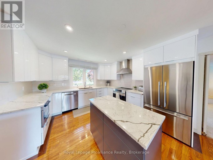 100 BAY BREEZE STREET, Prince Edward County (Ameliasburg Ward), Ontario, K8N4Z7