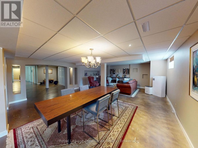 100 BAY BREEZE STREET, Prince Edward County (Ameliasburg Ward), Ontario, K8N4Z7
