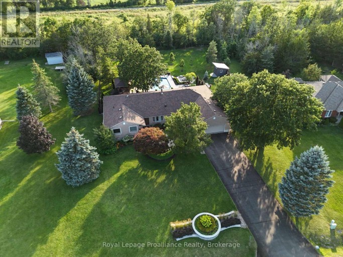 100 BAY BREEZE STREET, Prince Edward County (Ameliasburg Ward), Ontario, K8N4Z7