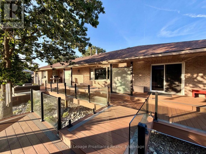 100 BAY BREEZE STREET, Prince Edward County (Ameliasburg Ward), Ontario, K8N4Z7