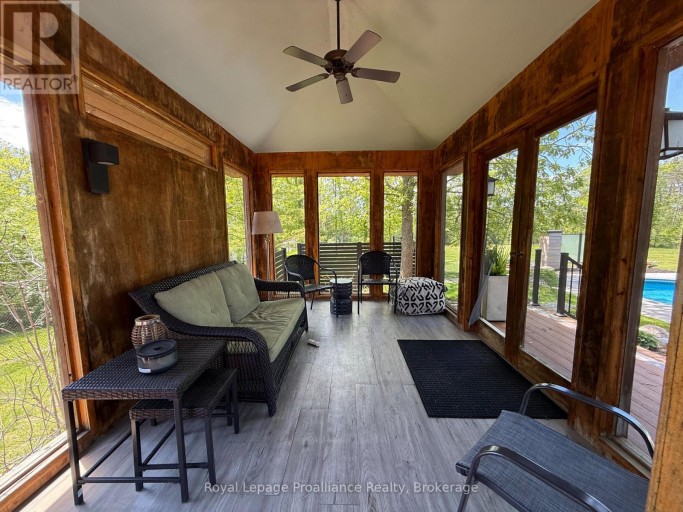 100 BAY BREEZE STREET, Prince Edward County (Ameliasburg Ward), Ontario, K8N4Z7