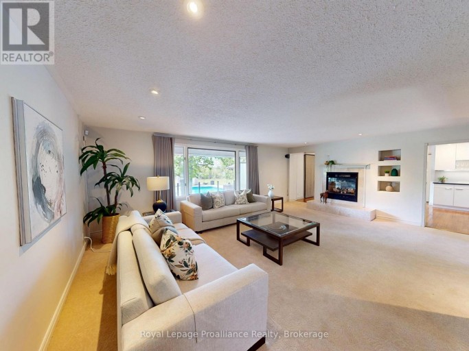 100 BAY BREEZE STREET, Prince Edward County (Ameliasburg Ward), Ontario, K8N4Z7
