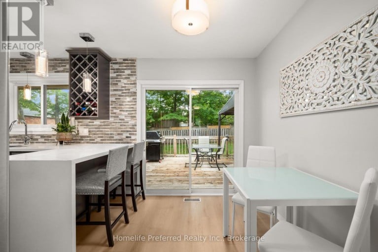 313 LINDAN AVENUE, Selwyn, Ontario, K9L1K8