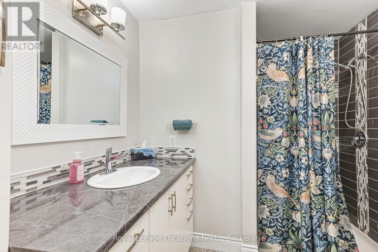 121 ERIE STREET, Collingwood, Ontario, L9Y1P5