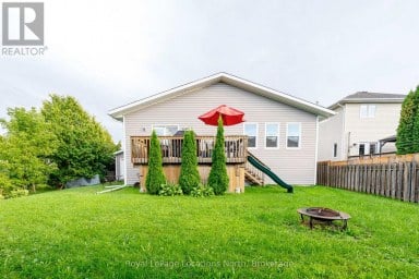 121 ERIE STREET Collingwood Ontario photo 43