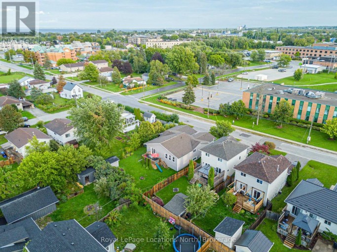 121 ERIE STREET, Collingwood, Ontario, L9Y1P5