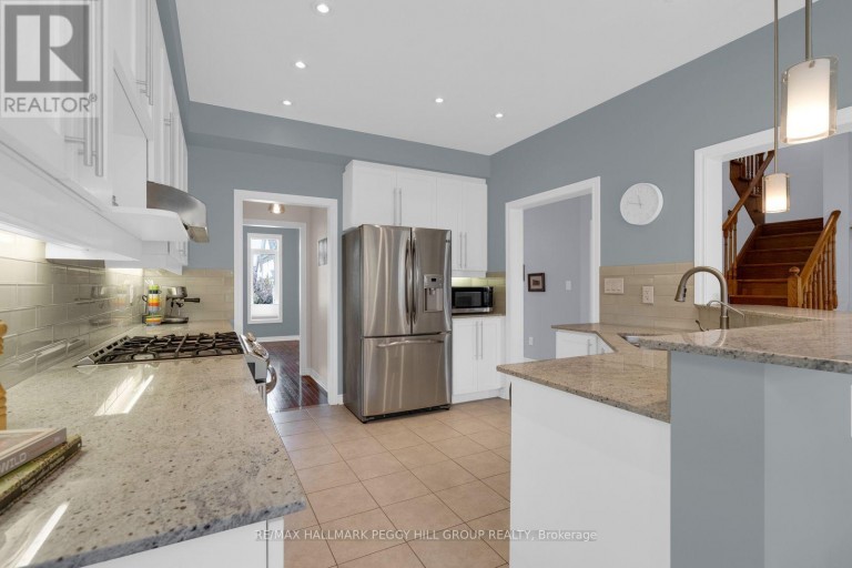 5 MAGNA CARTA ROAD, Barrie (Innis-Shore), Ontario, L4M7H9