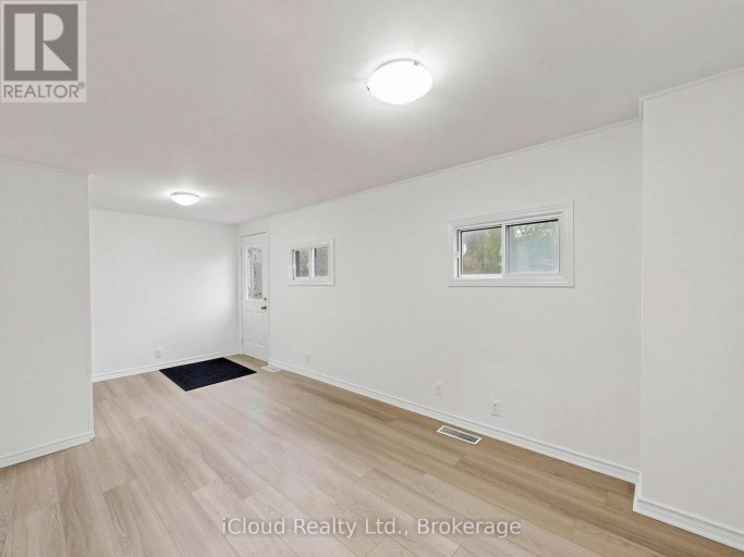 32 SEVENTEENTH STREET, Toronto (New Toronto), Ontario, M8V3K3