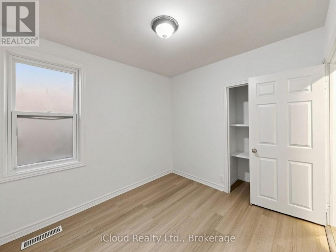32 SEVENTEENTH STREET, Toronto (New Toronto), Ontario, M8V3K3