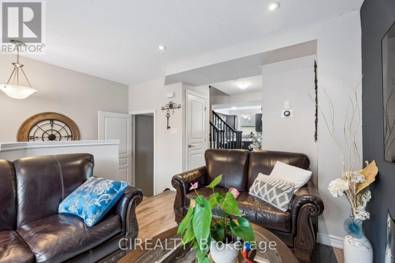 12 - 201 WESTBANK TRAIL, Hamilton (Stoney Creek Mountain), Ontario, L8J0H4