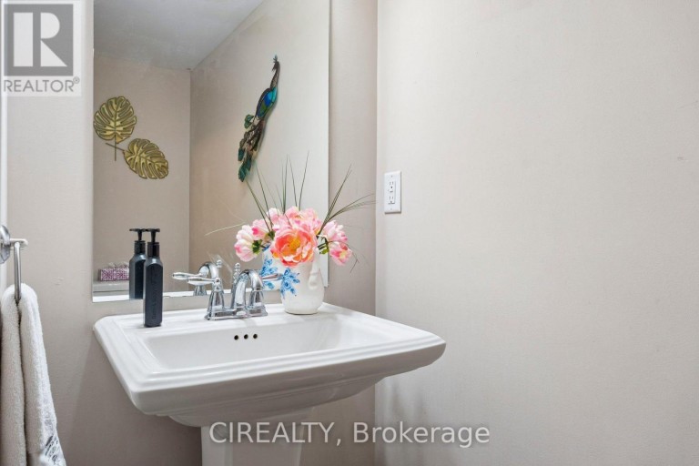 12 - 201 WESTBANK TRAIL, Hamilton (Stoney Creek Mountain), Ontario, L8J0H4