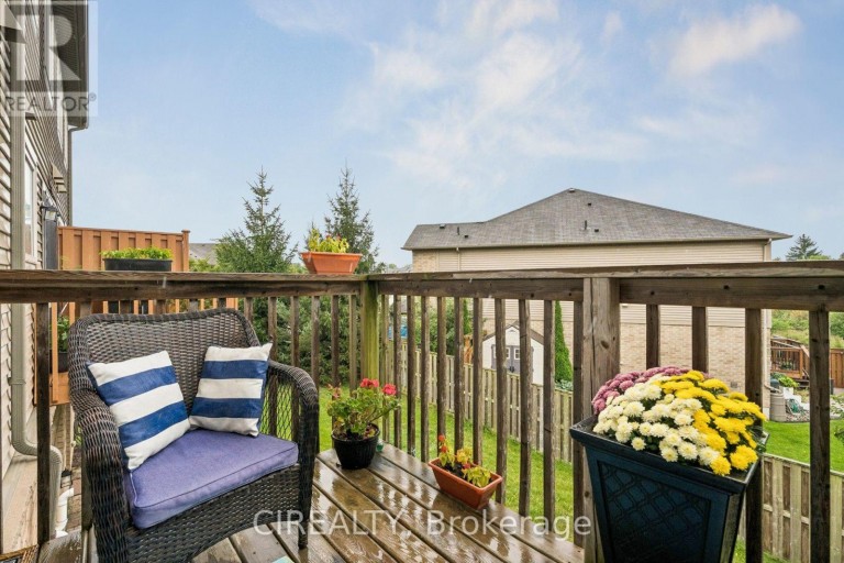 12 - 201 WESTBANK TRAIL, Hamilton (Stoney Creek Mountain), Ontario, L8J0H4
