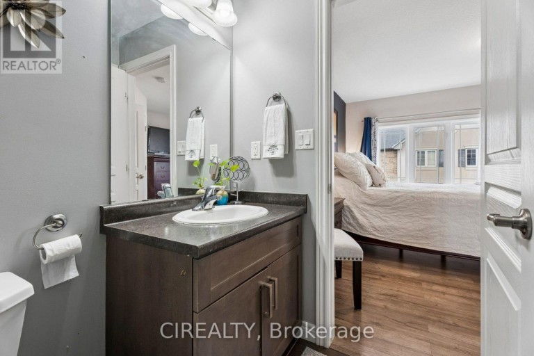 12 - 201 WESTBANK TRAIL, Hamilton (Stoney Creek Mountain), Ontario, L8J0H4
