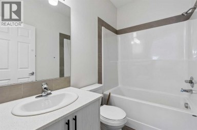 22 Lucas Terrace NW Calgary Alberta photo 18