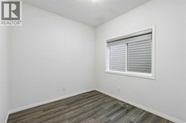 22 Lucas Terrace NW Calgary Alberta photo 19