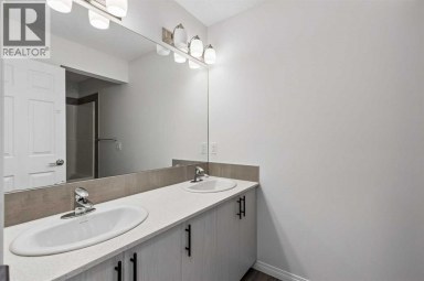 22 Lucas Terrace NW Calgary Alberta photo 31