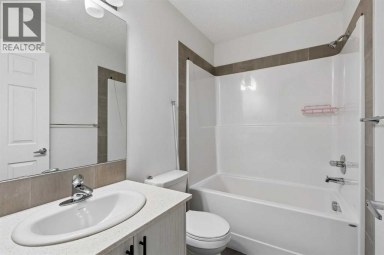 22 Lucas Terrace NW Calgary Alberta photo 40