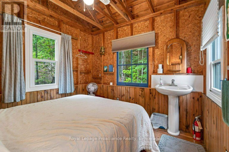 1077 PUKITIS TRAIL, Highlands East (Cardiff Ward), Ontario, K0L1A0