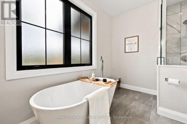 88 WALDWEG Scugog Ontario photo 23