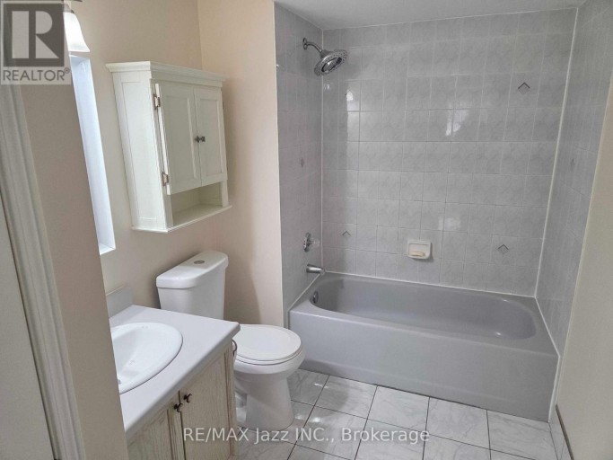 83 JOHN WALTER CRESCENT, Clarington (Courtice), Ontario, L1E2W7