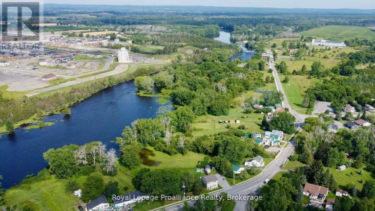 465 CANNIFTON ROAD, Belleville (Thurlow Ward), Ontario, K8N4Z6