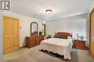 42 CARSON LAKE CRESCENT South Bruce Peninsula Ontario photo 13