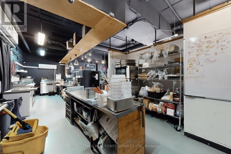 6 - 399 ELIZABETH STREET, Burlington (Brant), Ontario, L7R2L7