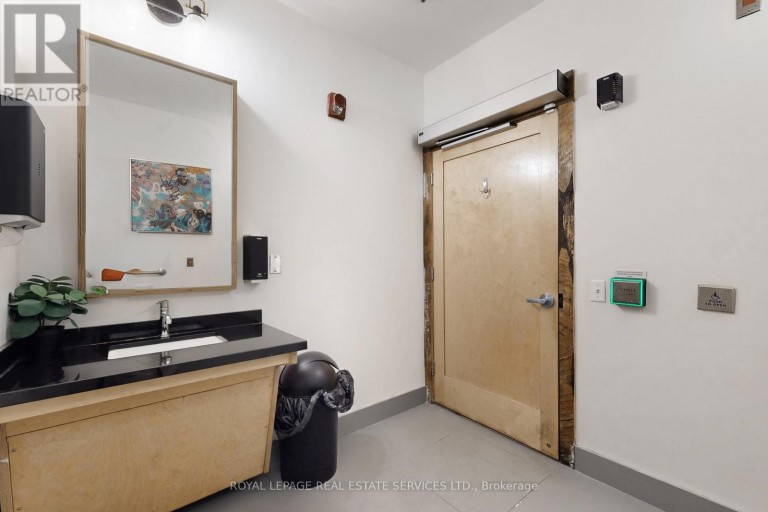 6 - 399 ELIZABETH STREET, Burlington (Brant), Ontario, L7R2L7