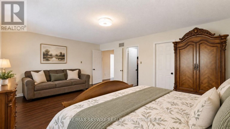 743 WINTERTON WAY, Mississauga (Hurontario), Ontario, L5R3H7