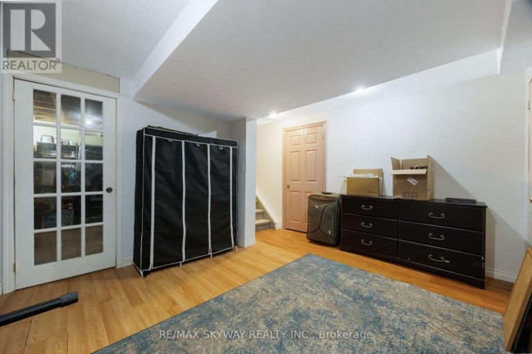 743 WINTERTON WAY, Mississauga (Hurontario), Ontario, L5R3H7