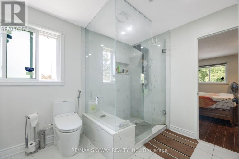 743 WINTERTON WAY, Mississauga (Hurontario), Ontario, L5R3H7