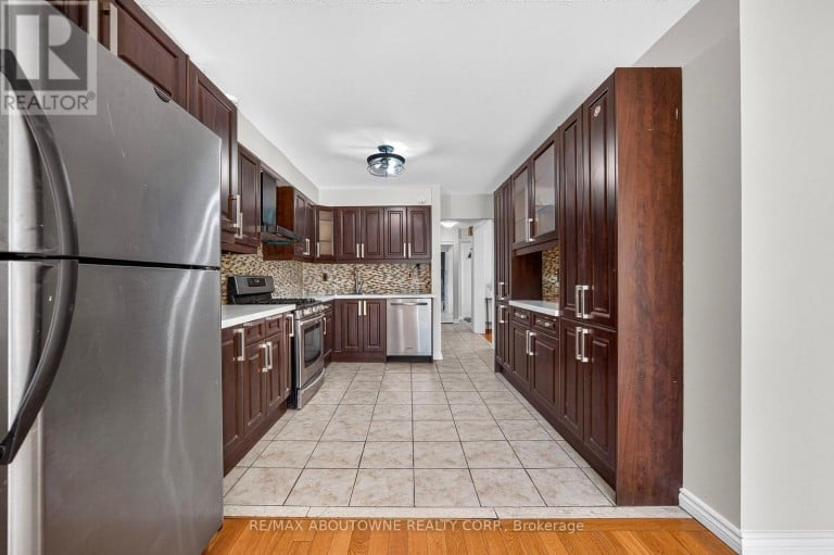 668 GREYCEDAR CRESCENT, Mississauga (Rathwood), Ontario, L4W3J7